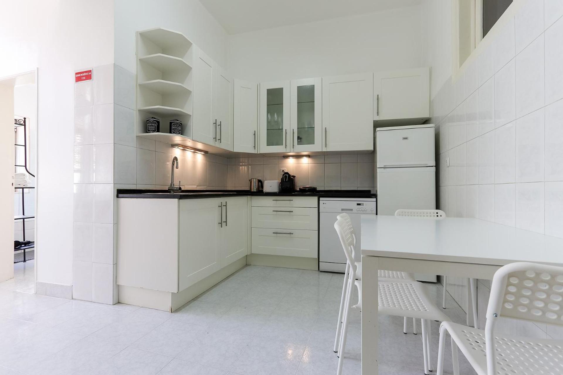 Cozy And Sunny Apartment - Anjos, Lisboa Екстериор снимка